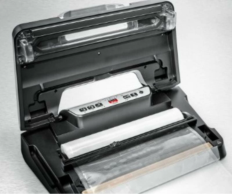 Aparat vakumimi ushqimi, Rommelsbacher VAC 485, 97% nxjerrje ajri, vulosje dyshe, ndarje rrotulle me prerëse, e zezë/argjendtë