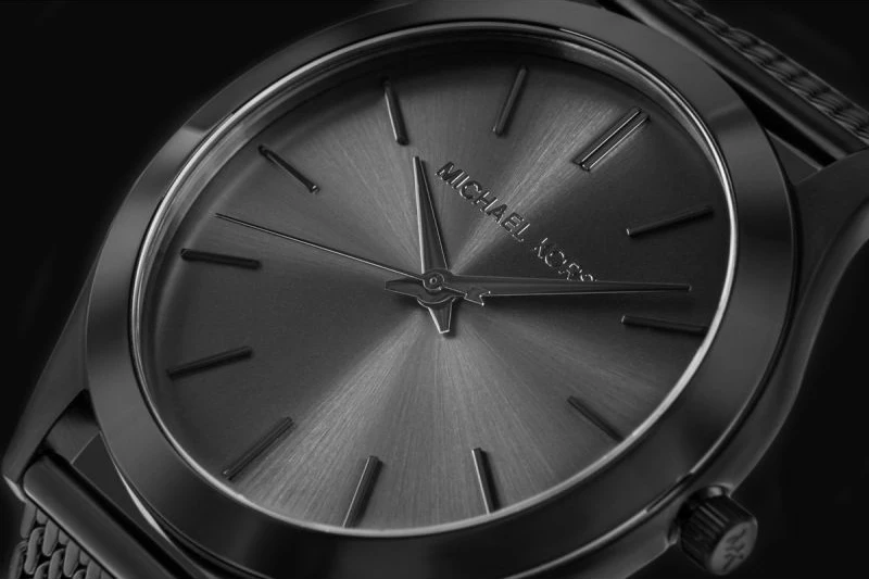 Orë dore dhe portofol kartelash Michael Kors për meshkuj, të zeza