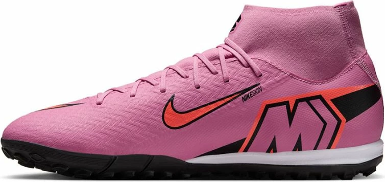 Atlete futbolli Nike, të kuqe