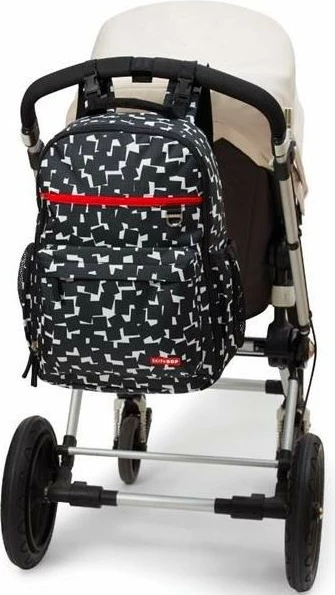 Çantë shpine Skip Hop Duo Signature Cubes, 43x33x15 cm, zi/kuqe/bardhë