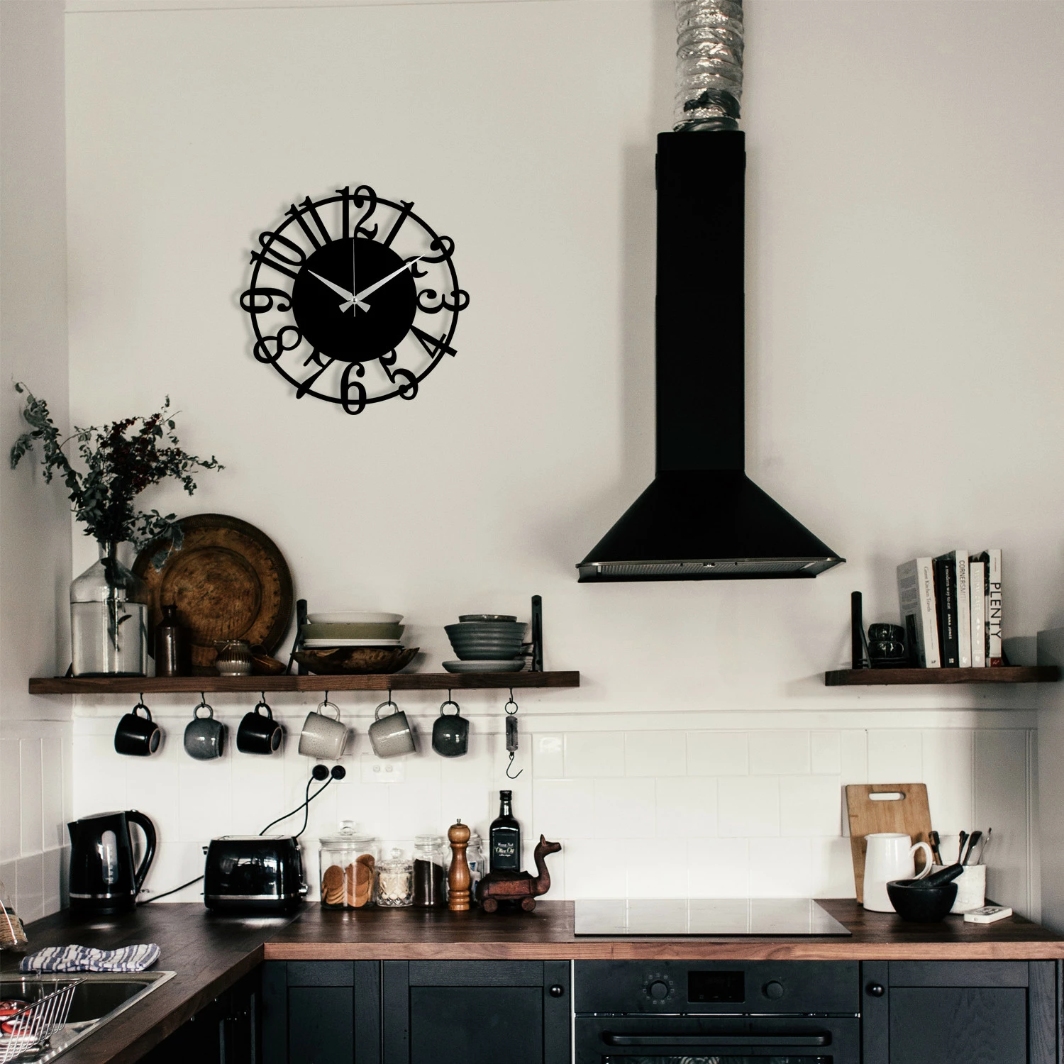 Orë muri dekorative prej metali, Wallity Enzoclock - S006, e zezë, 48x48cm