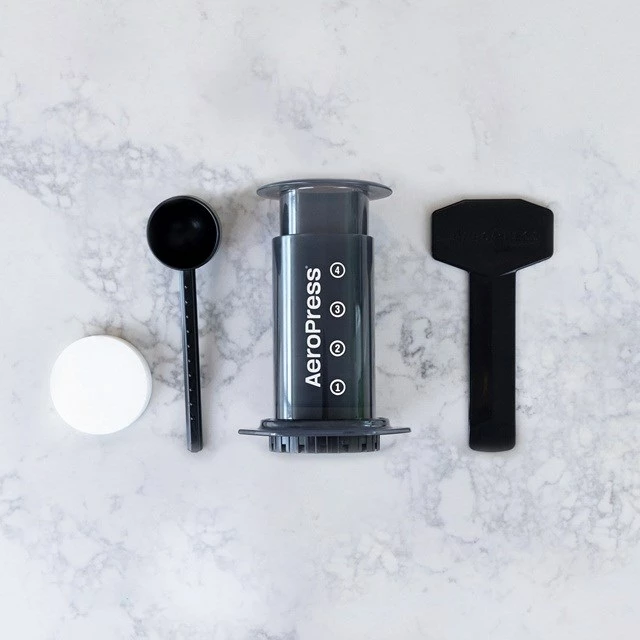 Aparat kafeje manual AeroPress 85R11, teknopolimer, i zi