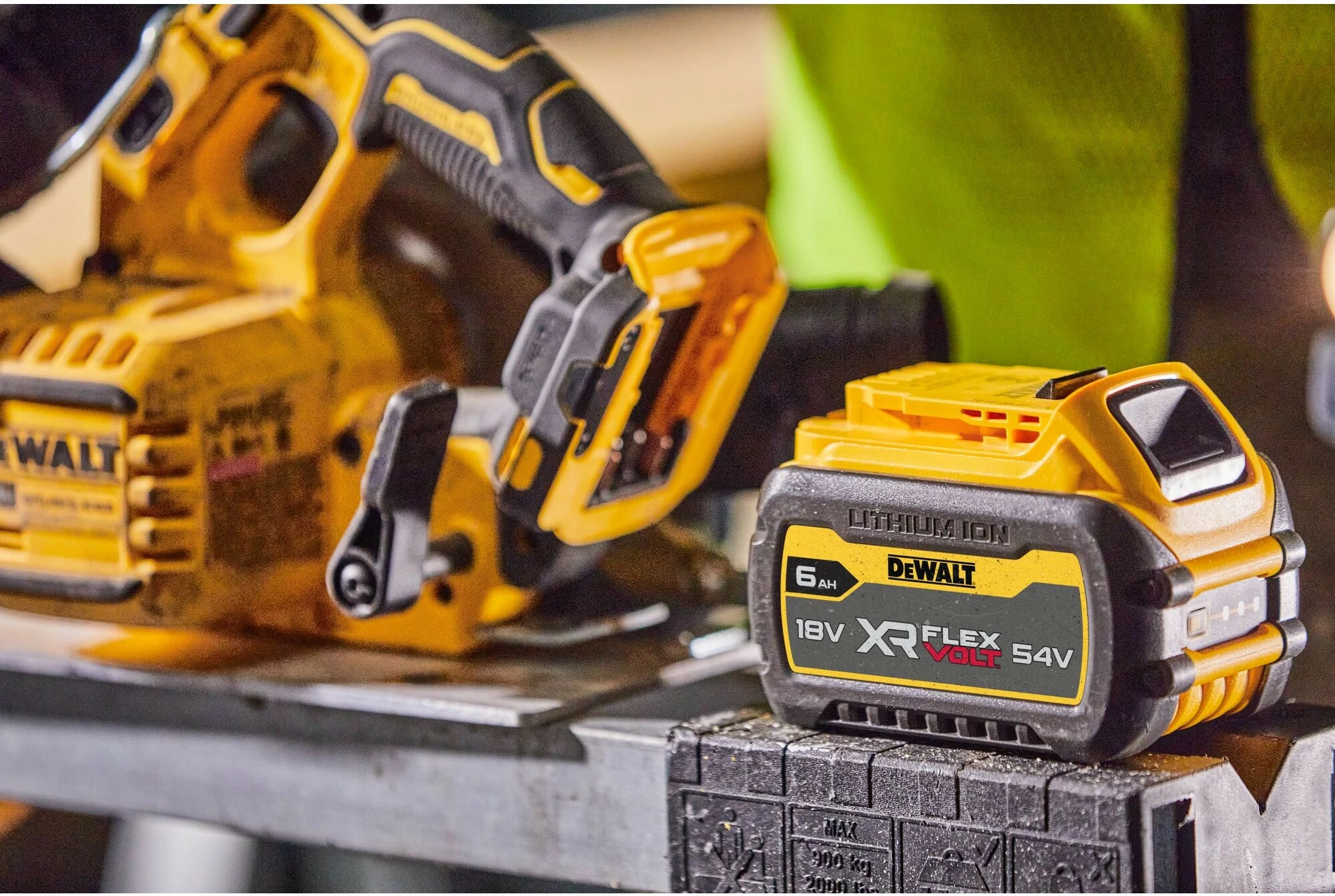 Sharrë rrethore DeWALT DCS573NT-XJ, brushless, 273mm, 3.7kg