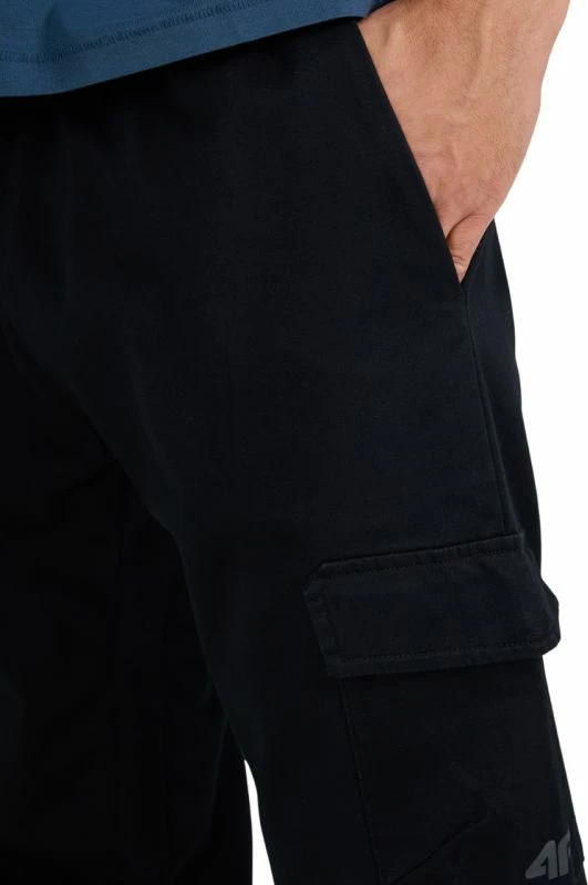 Pantallona për meshkuj 4F, të zeza