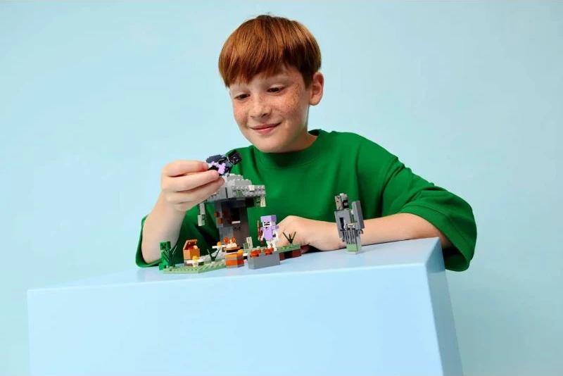Lego set Minecraft për fëmijë