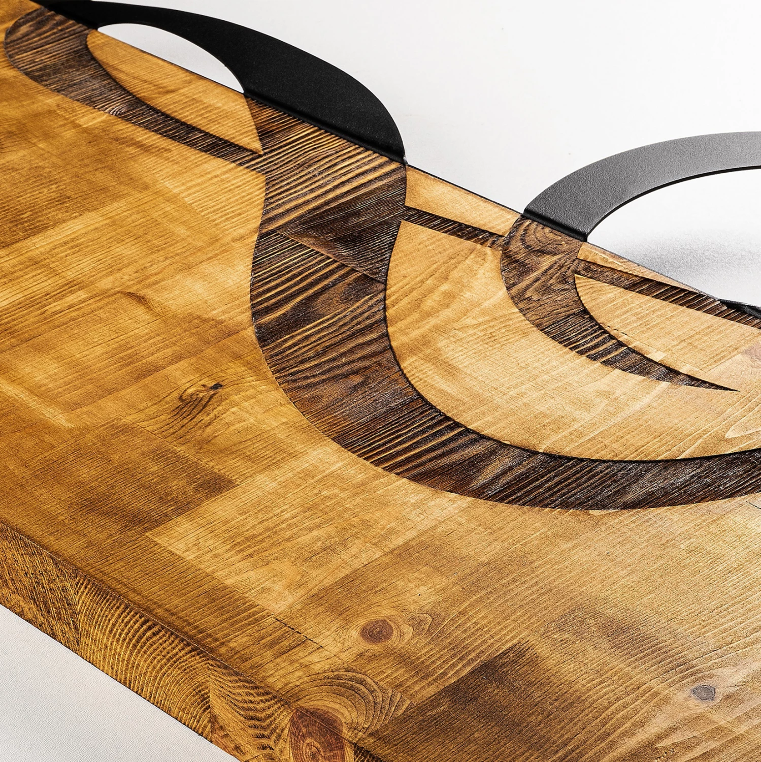 Dekorim muri prej druri me çelës metalik të zi FH7222 39x58 cm