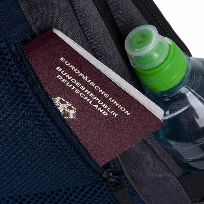 çantë shpine për laptop RivaCase ECO 7760 15.6\" 17L, e zezë