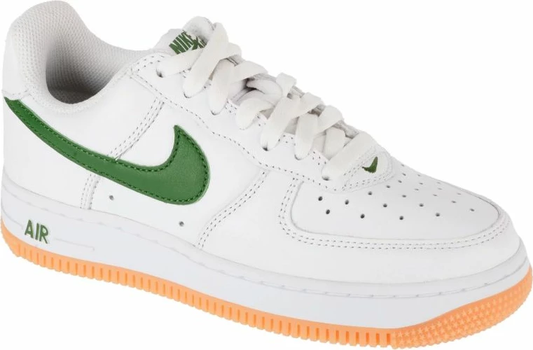 Atlete Nike, të bardha