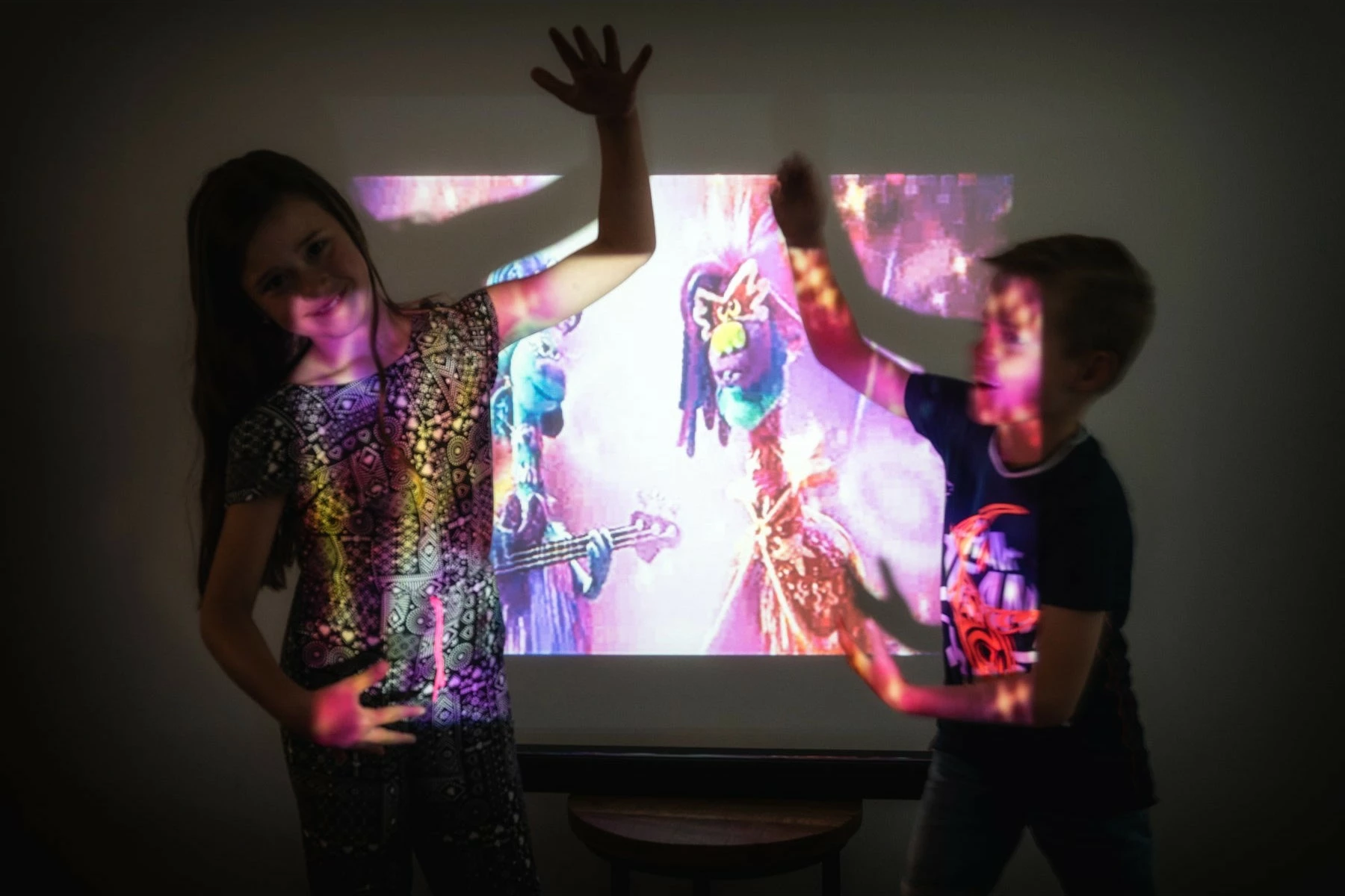 Projektor Lenco LPJ-700BKGY, Full HD, Bluetooth, 2x HDMI, MicroSD, i zi