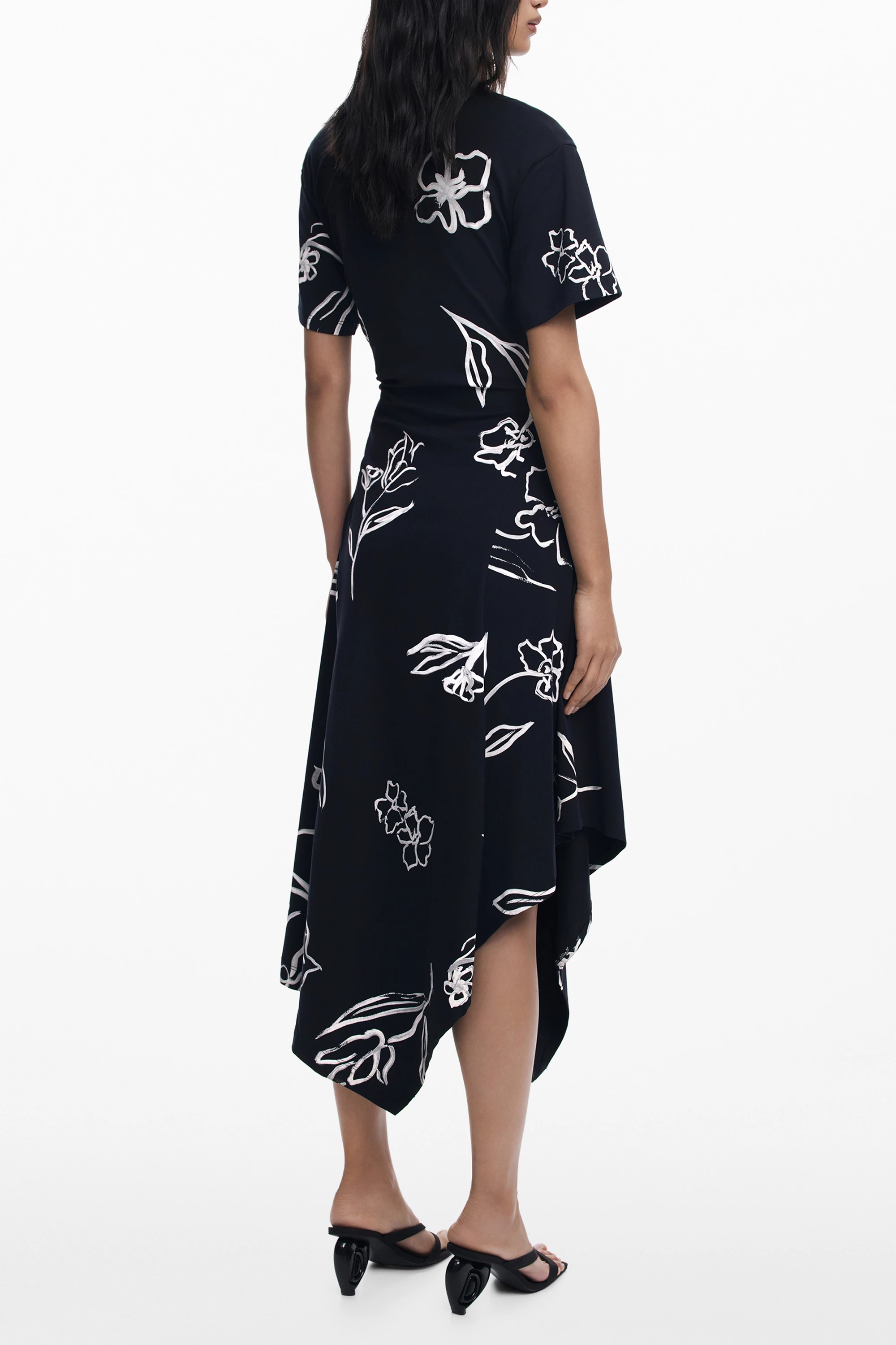 Fustan DESIGUAL femra, e zezë