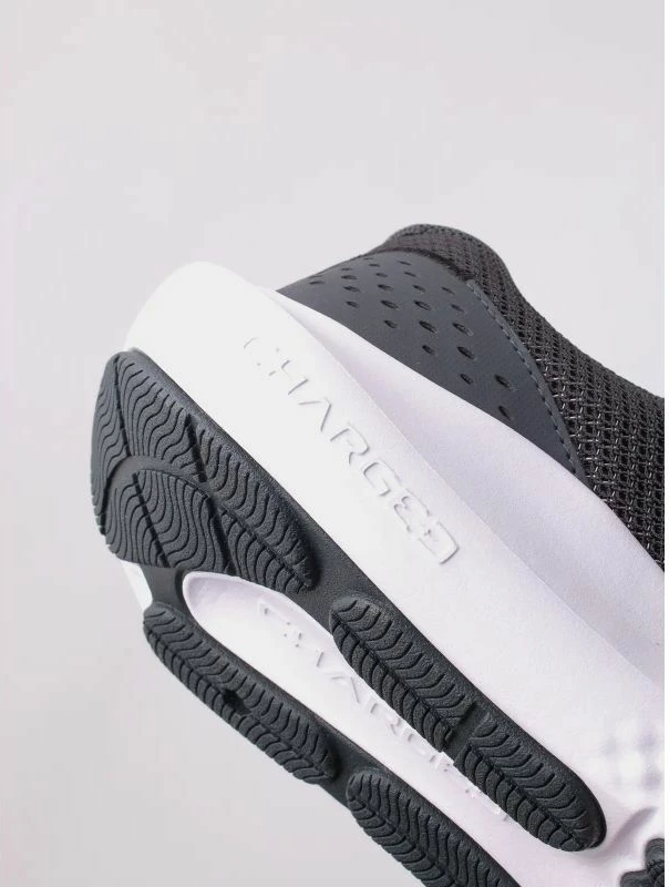 Atlete për femra Under Armour, të zeza