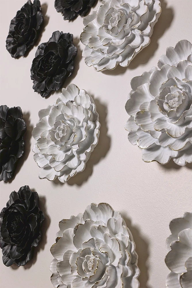 Dekor rozë për mur, polirezine, e zezë, 20x4x20cm