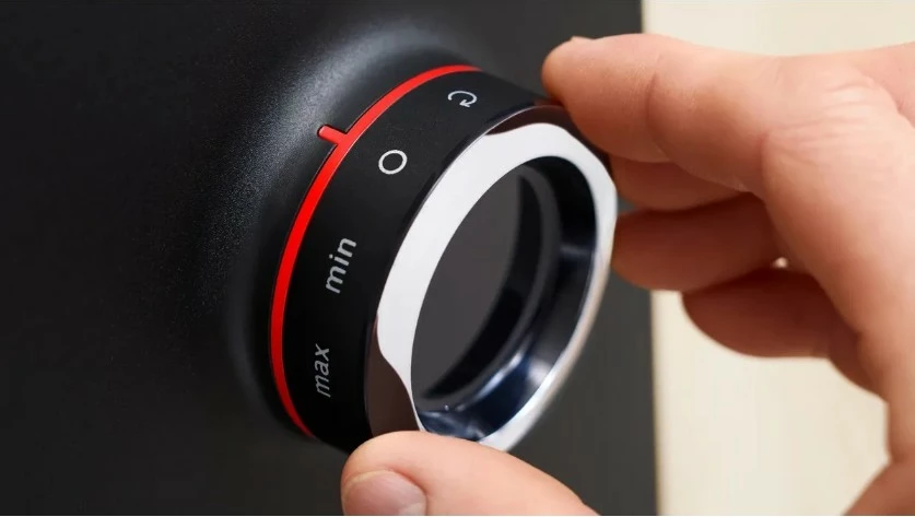 Mulli mishi Bosch Series 4 MFWS435B 1900W 2.5 kg/min me kthim të kundërt, e zezë/argjendtë