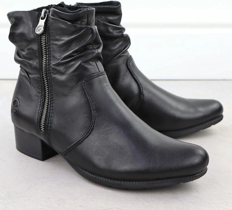 Çizme me take Rieker për femra, të zeza