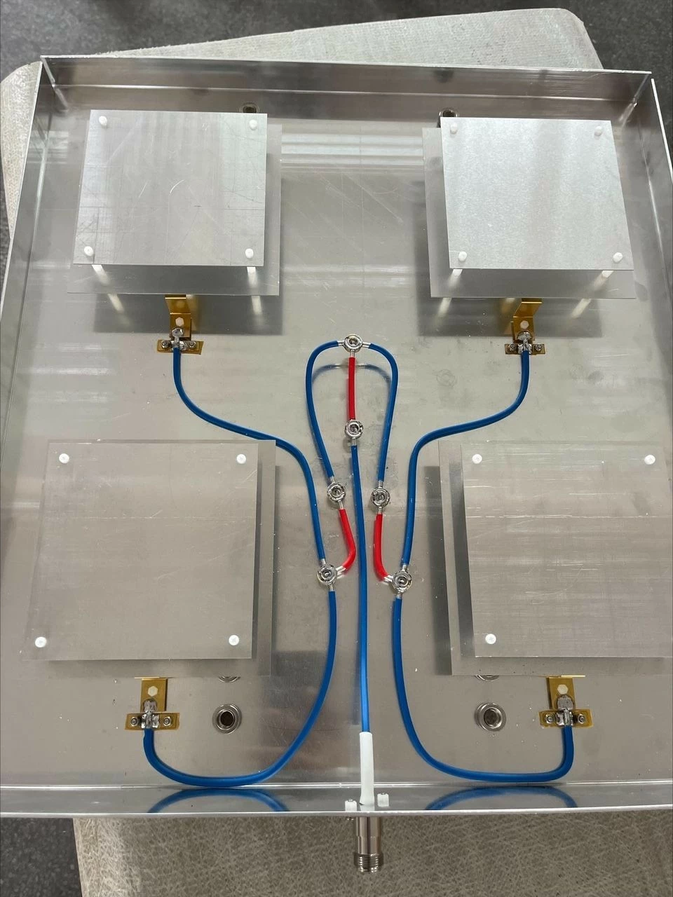 Antenë ALLNET ANT-868-14dbi-FLAT-PATCH-570, 806-896MHz, 14dbi, N-Female