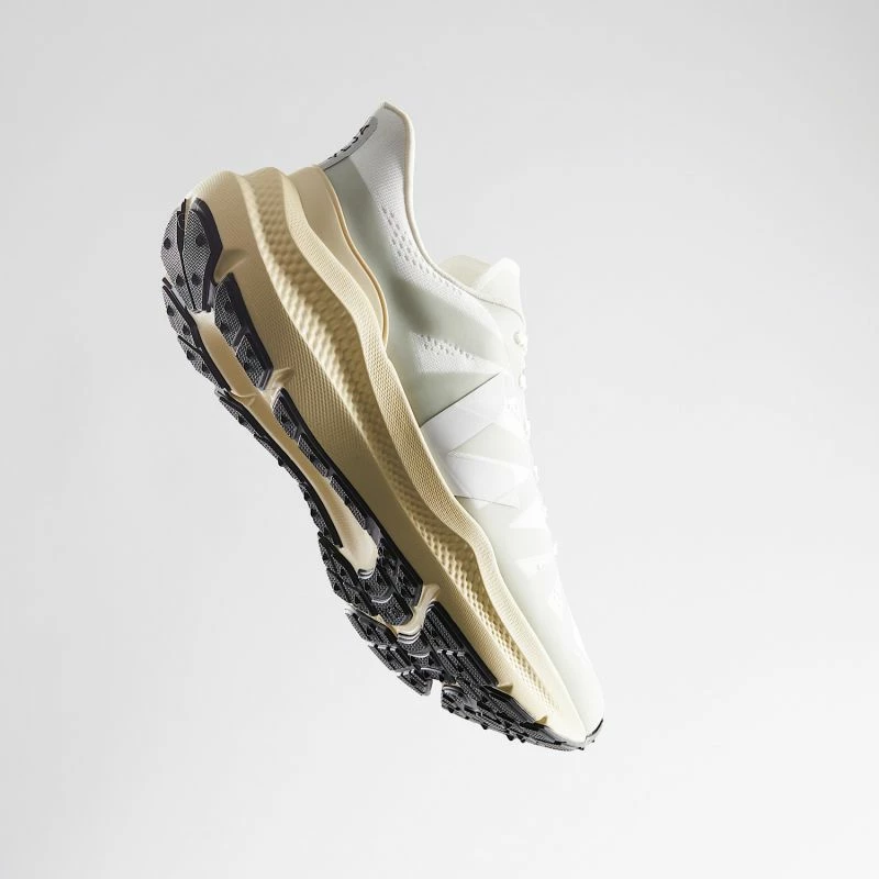 Atlete vrapimi për meshkuj Veja, të bardha