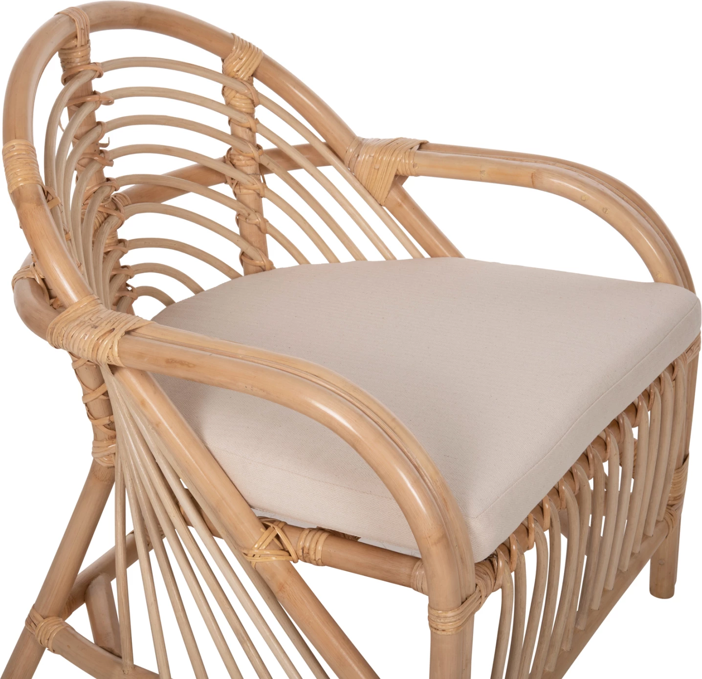 Karrige për krah FEMUR FH9837 rattan, jastëk ngjyrë bardhë, 72x66x75 cm