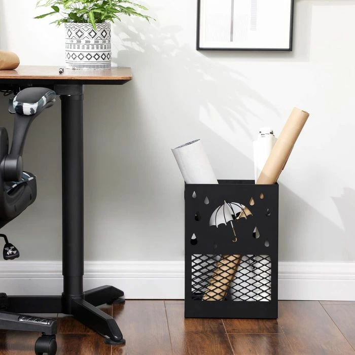 Mbajtëse ombrelle metalike SONGMICS LUC004B01, drejtkëndore 28×12×41 cm, me tabakë pikuese të heqshme, 4 grepa, e zezë