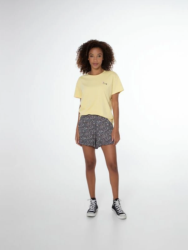 Maicë për femra Protest