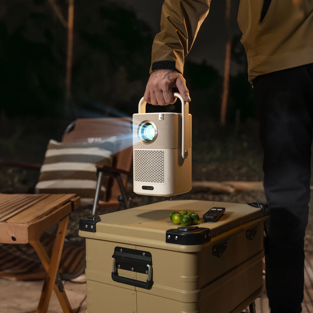 Projektor multimedia Yaber T2 Plus, Full HD 1080p, JBL Speakers, Google TV dongle, Bezhe