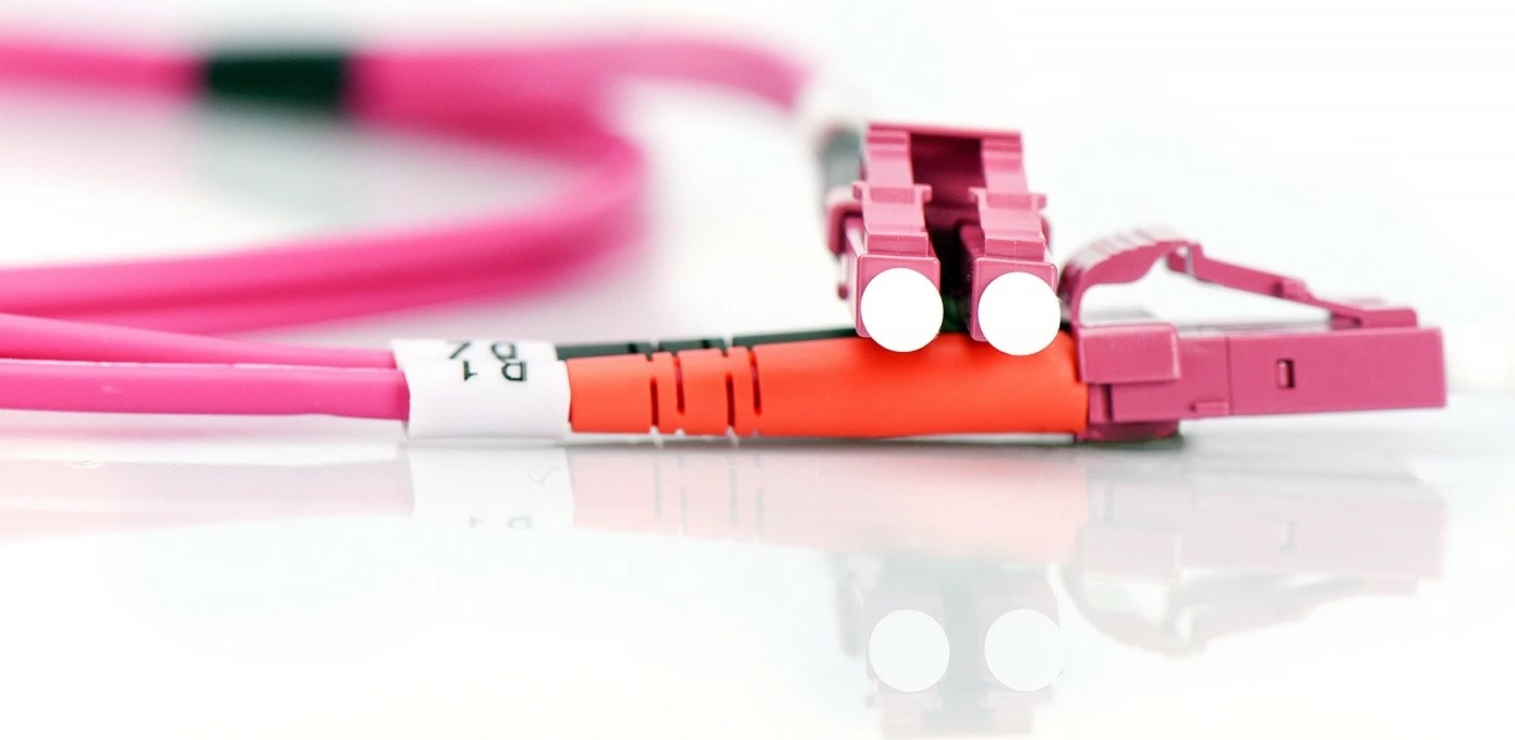 Kabllo optike Digitus patch cord LC-LC OM4, 3m, Vjollcë