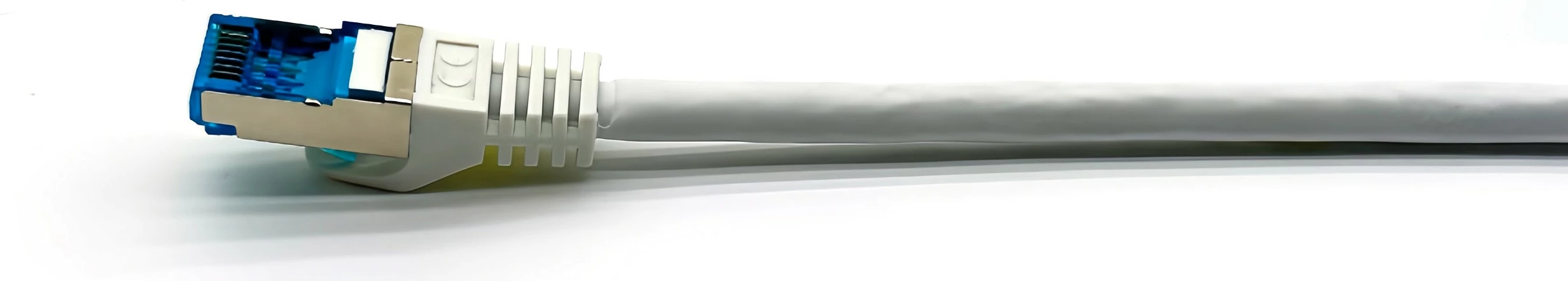 Kabllo rrjeti Cat6a Equip 5m, S/FTP, RJ-45 mashkull drejt, RJ-45 mashkull i këndshëm, e bardhë