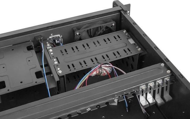 Kasë serveri Lanberg SC01-4504-10B, 19", 4U, ATX/Micro ATX/Mini ITX, 9 vende, e zezë