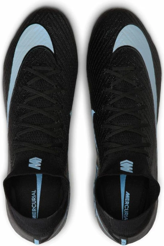 Atlete futbolli Nike, të zeza