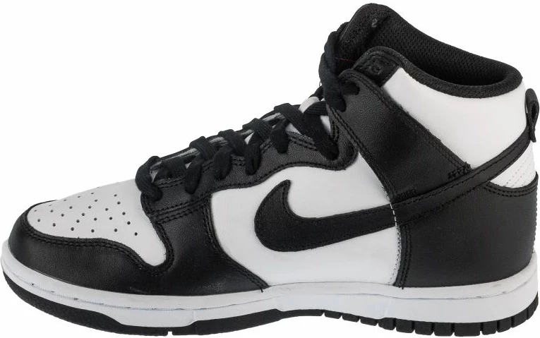 Atlete Nike për femra, të bardha e të zeza