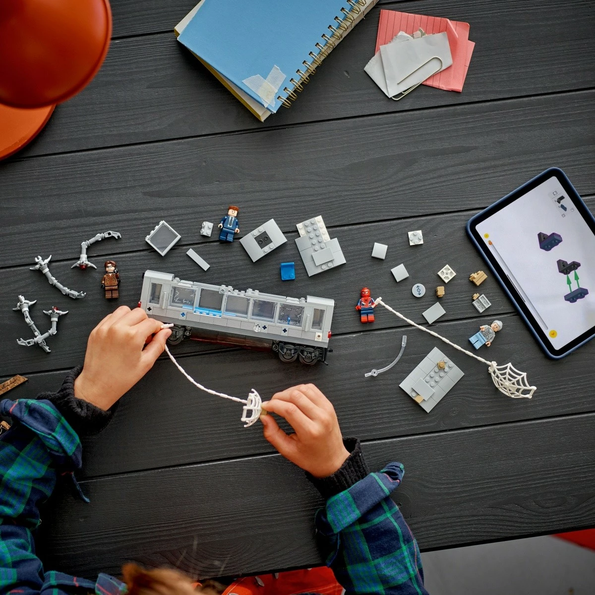 Set LEGO Marvel Spider-Man vs Doc Ock 76321, 393 pjesë