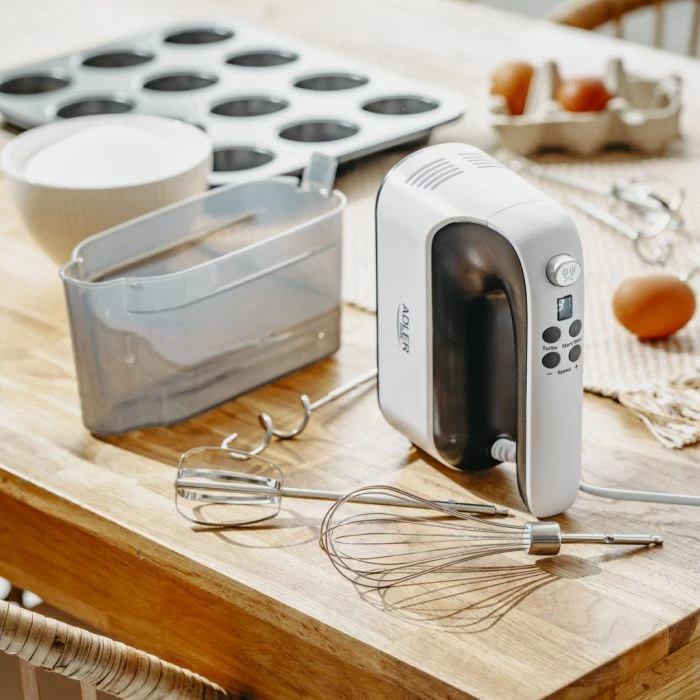 Mikser dore Adler AD4229 9-shpejtësi 600W max me ekran LCD, set 5 aksesorë, bardhë/zi