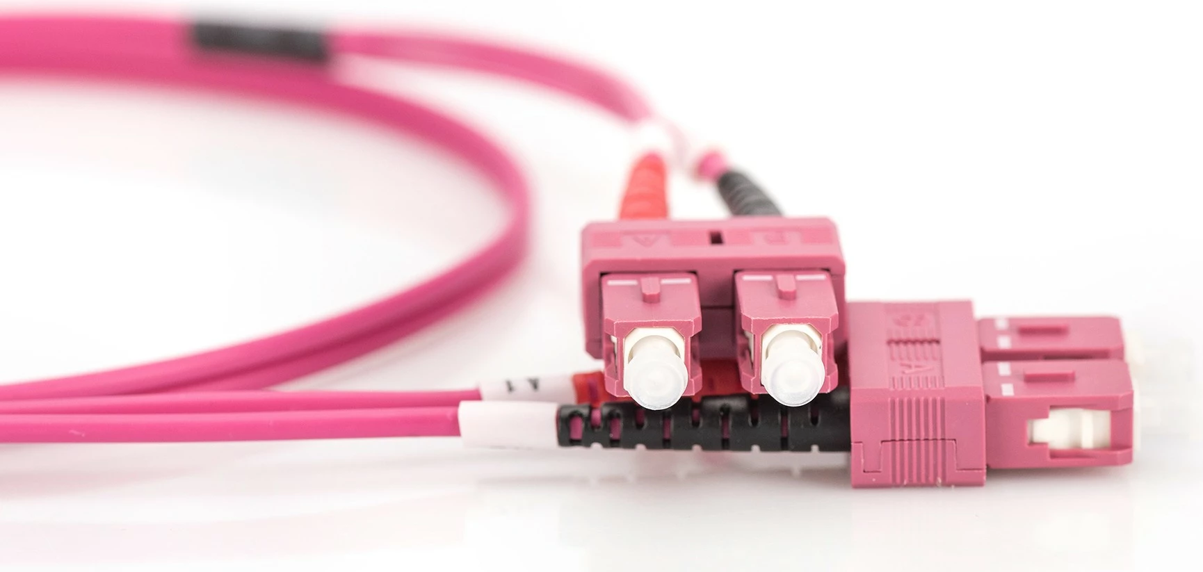 Kabllo optik Digitus OM4 SC/SC 2m vjollcë