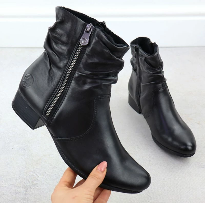 Çizme me take Rieker për femra, të zeza