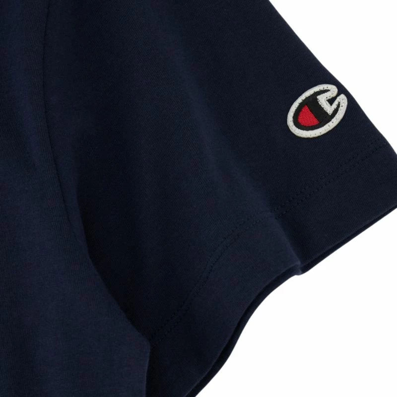 Maicë Champion femra, e kaltër