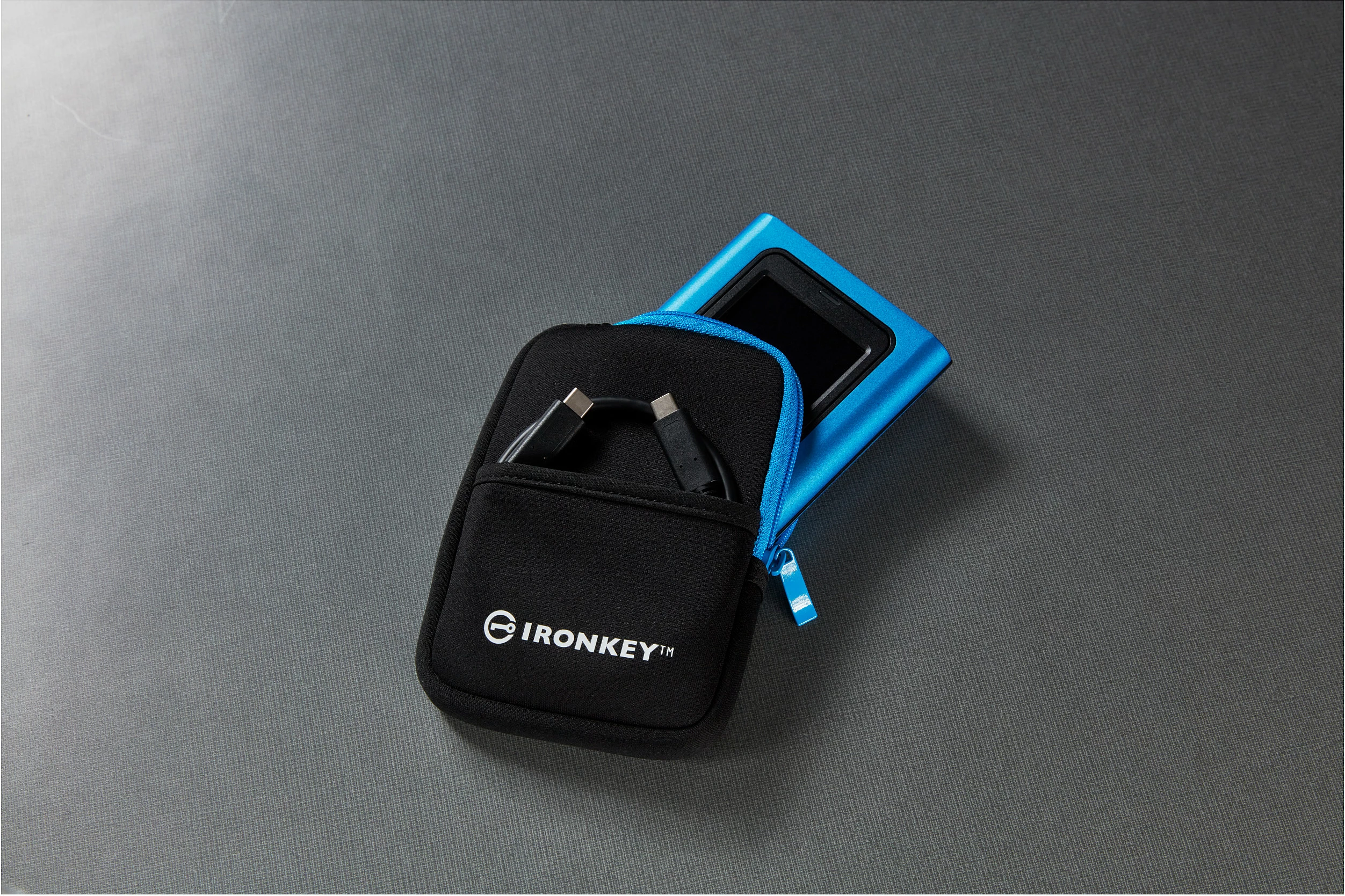 SSD i jashtëm Kingston IronKey Vault Privacy 80, 960GB, USB Type-C, Blu