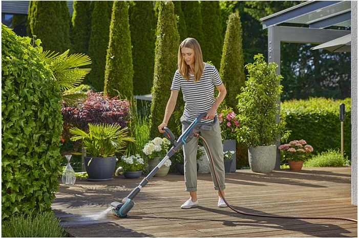 Pastrues me bateri GARDENA 14841-55, AquaBrush Patio Solo, gjelbër/gri