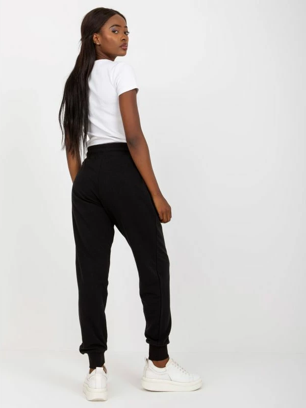 Pantallona sportive BASIC FEEL GOOD, të zeza