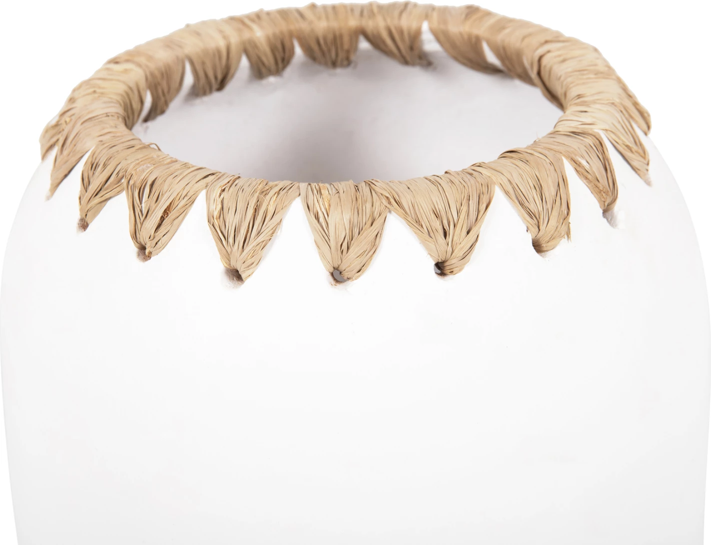 Vazo dekorative FH4377 terrakote, ngjyrë e bardhë me thurje kashte në buzë Φ21Χ32Hcm