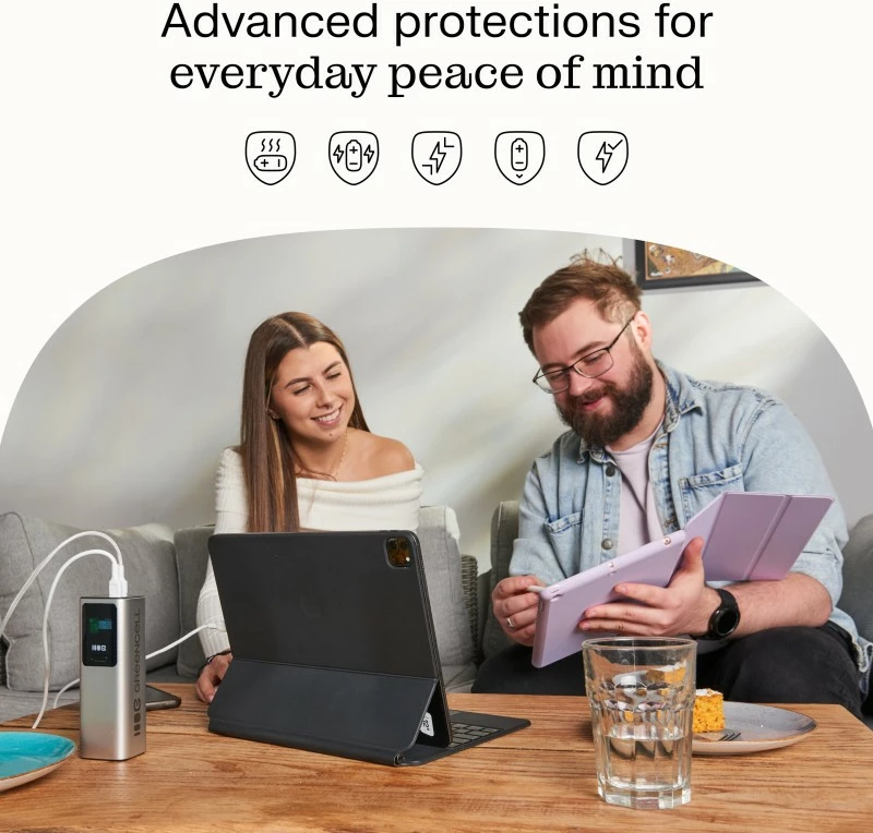 Powerbank, Green Cell, PowerPlay Ultra PBGC25UD, 25200mAh 140W PD, USB-C/USB-A, ekran LCD, argjendtë/zezë, me futrollë dhe kabllo C-C 140W