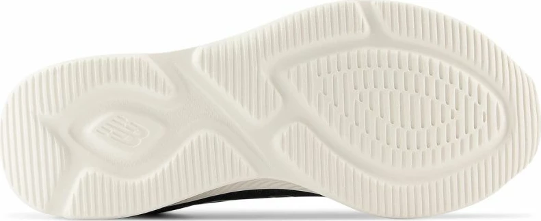 Atlete për femra New Balance, të bardha dhe të zeza