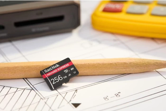 Kartë memorje microSD Express SanDisk SDSQXFN-256G-GN4NN 256GB PCIe/NVMe UHS-I kompatibile, e zezë/kuqe