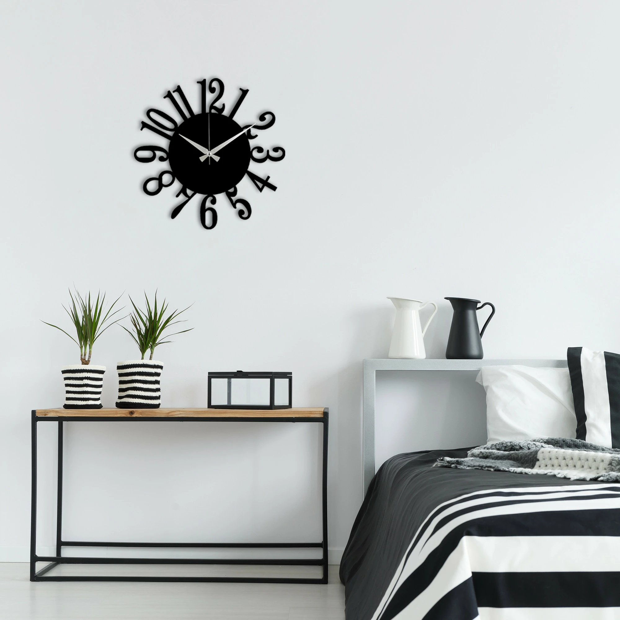 Orë muri dekorative prej metali, Wallity Enzoclock - S005, e zezë, 48x48cm