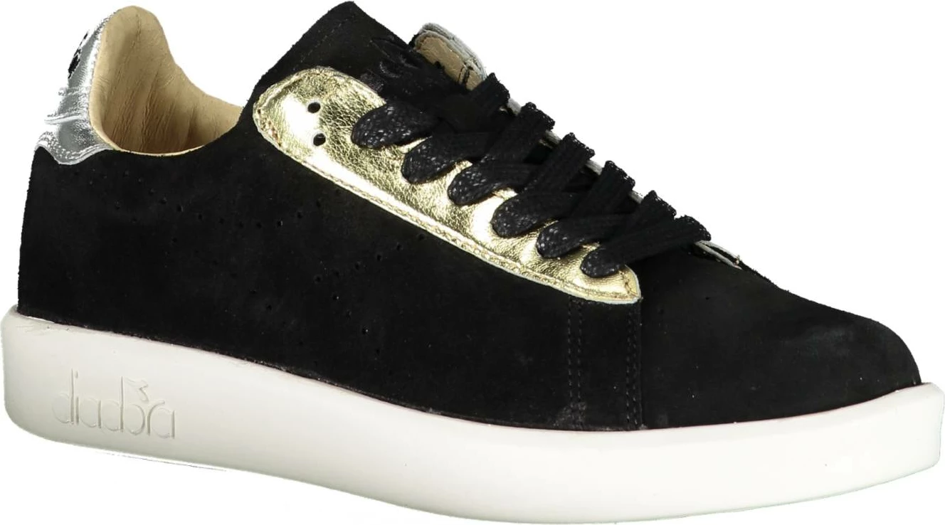 Atlete femra DIADORA, të zeza