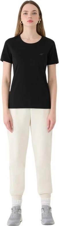 Maicë femra 4F, e zezë