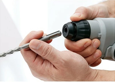 Çekiç elektrik Black & Decker BCD900E2K-QW, 18V, 2.5Ah, SDS Plus, me valixhe, portokalli/zezë