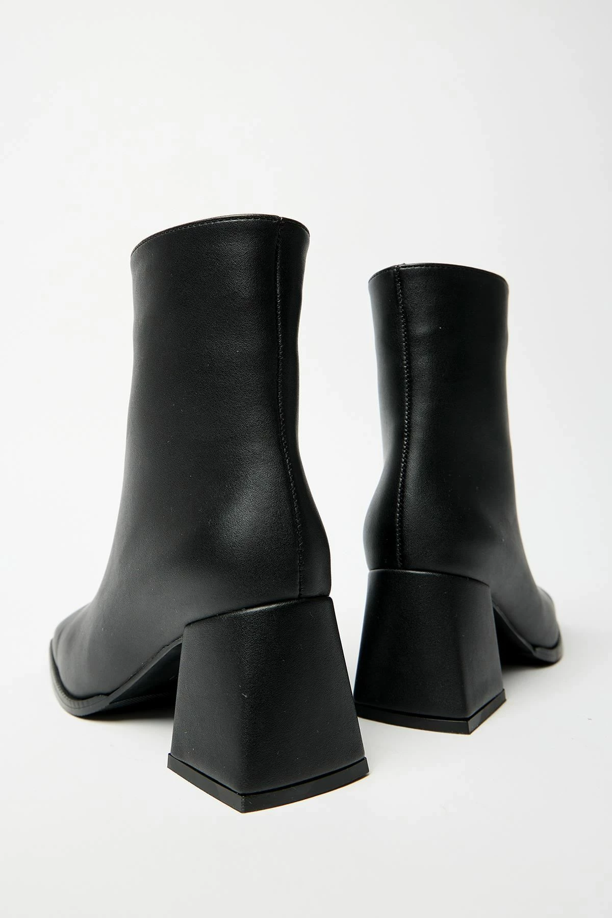 Çizme për gra, ngjyrë e zezë, Jumeon, MK1345025KR20-004