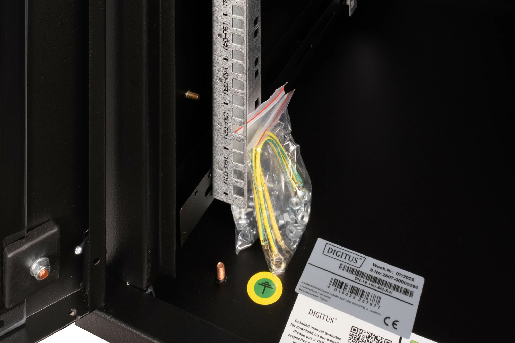 Kasë rrjeti Digitus Unique Series 16U, 600x600 mm, derë xhami, e zezë