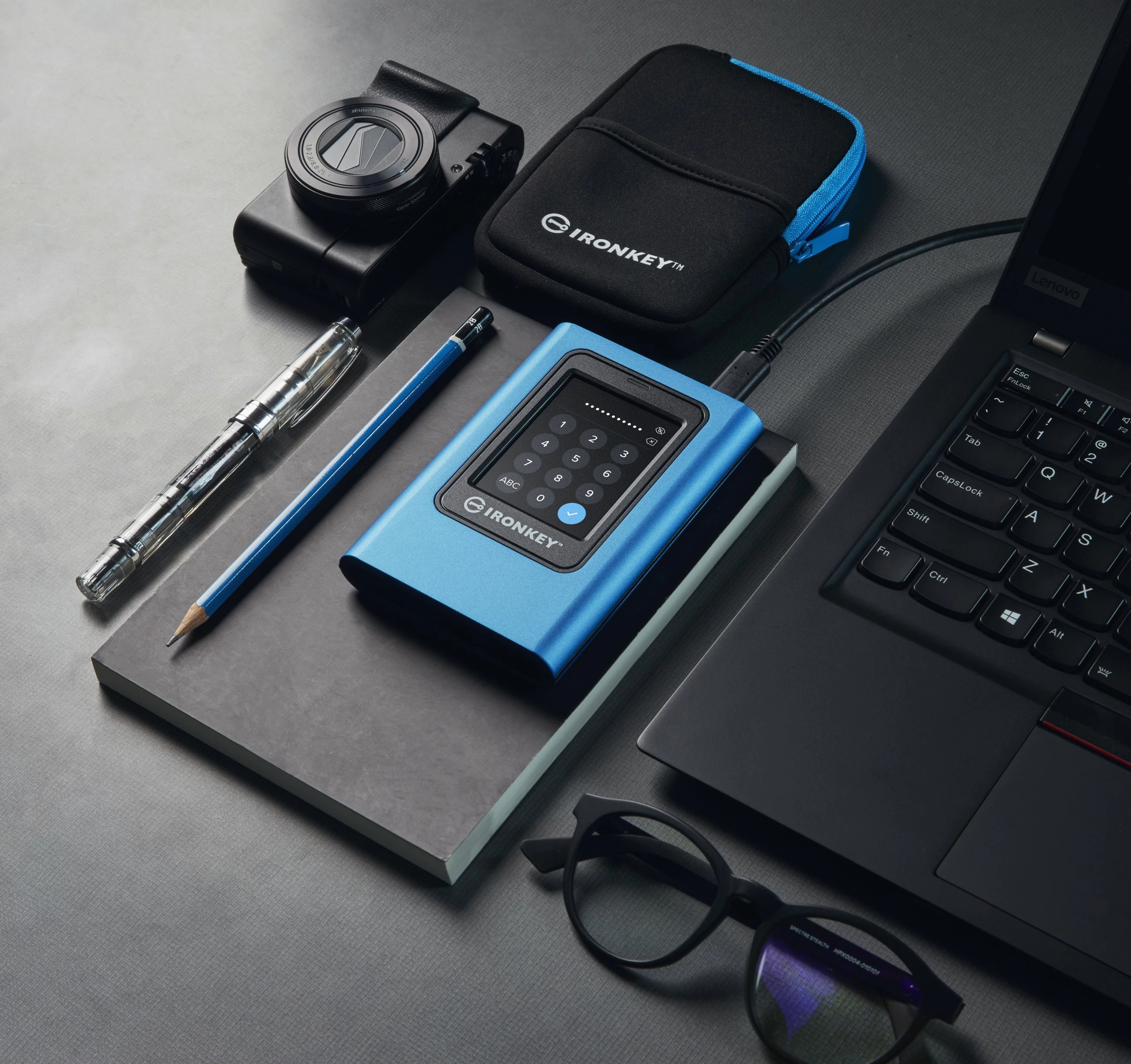 SSD i jashtëm Kingston IronKey Vault Privacy 80, 3.84 TB, Blue