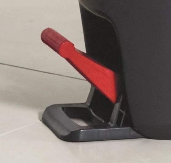 Mop Vileda ULTRAMAT TURBO me kovë, mikrofibër, e zezë/e kuqe