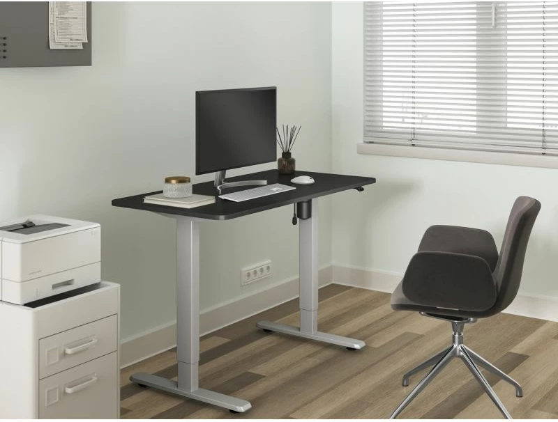 Tavolinë elektrike pune EQUIP, e zezë